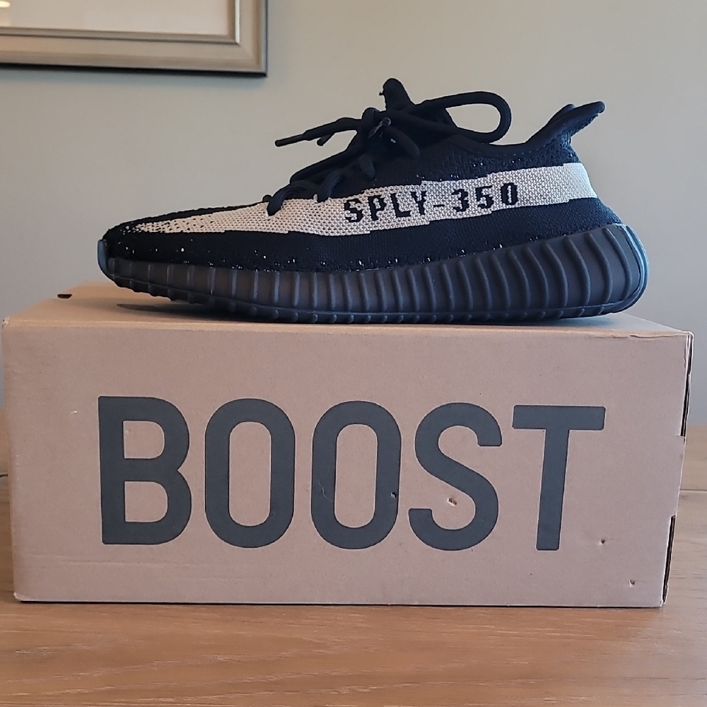 Adidas Yeezy Boost 350 V2 Oreo Sneakers